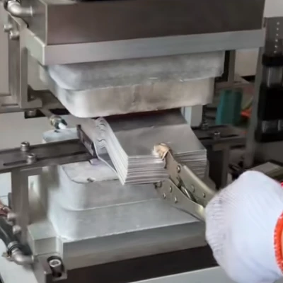 Pourquoi les connecteurs flexibles en aluminium se délaminent-ils lors du soudage par diffusion ?